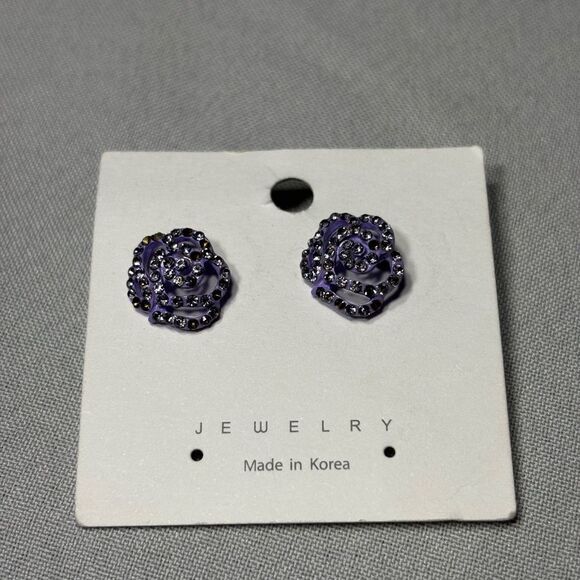 New! Purple Floral Gemstone Stud Earrings - Picture 1 of 5